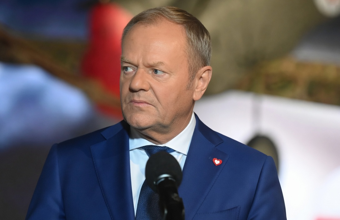 Ile zarabia Donald Tusk? Konkretne stawki [2026]